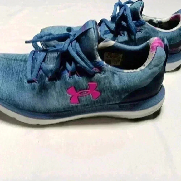 Under  Armour sneakers. Ladies size 8 - Picture 3 of 7